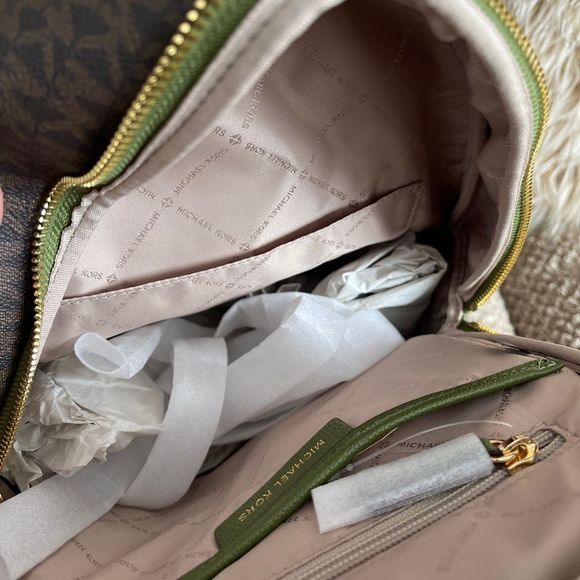 Michael Kors backback Last pc - Picture 4 of 6